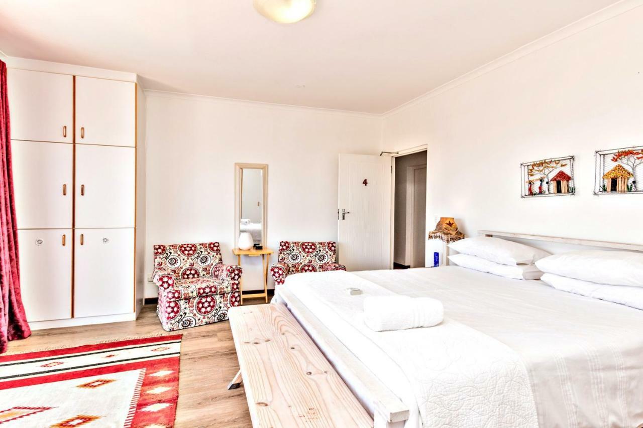 Lakeside 3*
